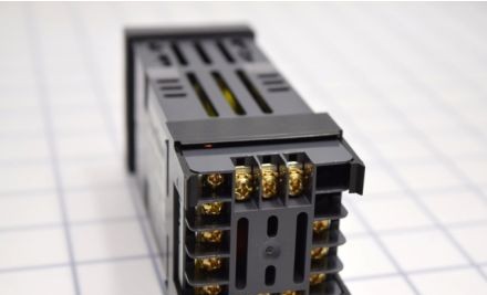 Partlow Process Controllers P1161110800 - Plus Series Limit Device, 1/16 DIN (P1161110800)