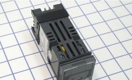 Partlow Process Controllers P1161113800 - Plus Series Limit Device, 1/16 DIN (P1161113800)