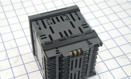 Partlow Process Controllers P1400000000 - Plus Series PID Controller, 1/4 DIN (P1400000000)