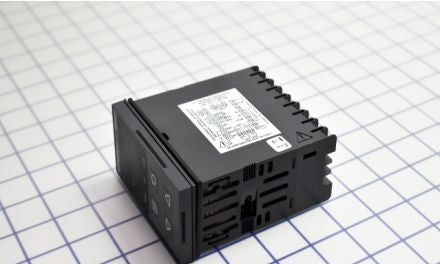 Partlow Process Controllers P1800300000 - Plus Series 1/8 DIN Controller (P1800300000)