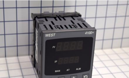 West Control Solutions Process Controllers P4101Z27111000 - Plus Series 1/4 DIN Controller (P4101Z27111000)