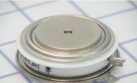Infineon SCRs T640N14TOF - SCR, TO-200AB-2, 1400V, 644A (T640N14TOF)