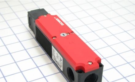 Euchner Safety Switches TP3-537A024M - SWITCH, SAFETY, 24V CONTROL, MECH LOCKING (TP3-537A024M)